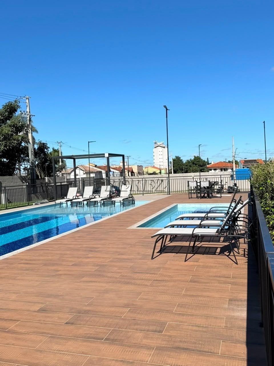 Apartamento para alugar no Edifício Morada dos Ventos, região leste de Londrina