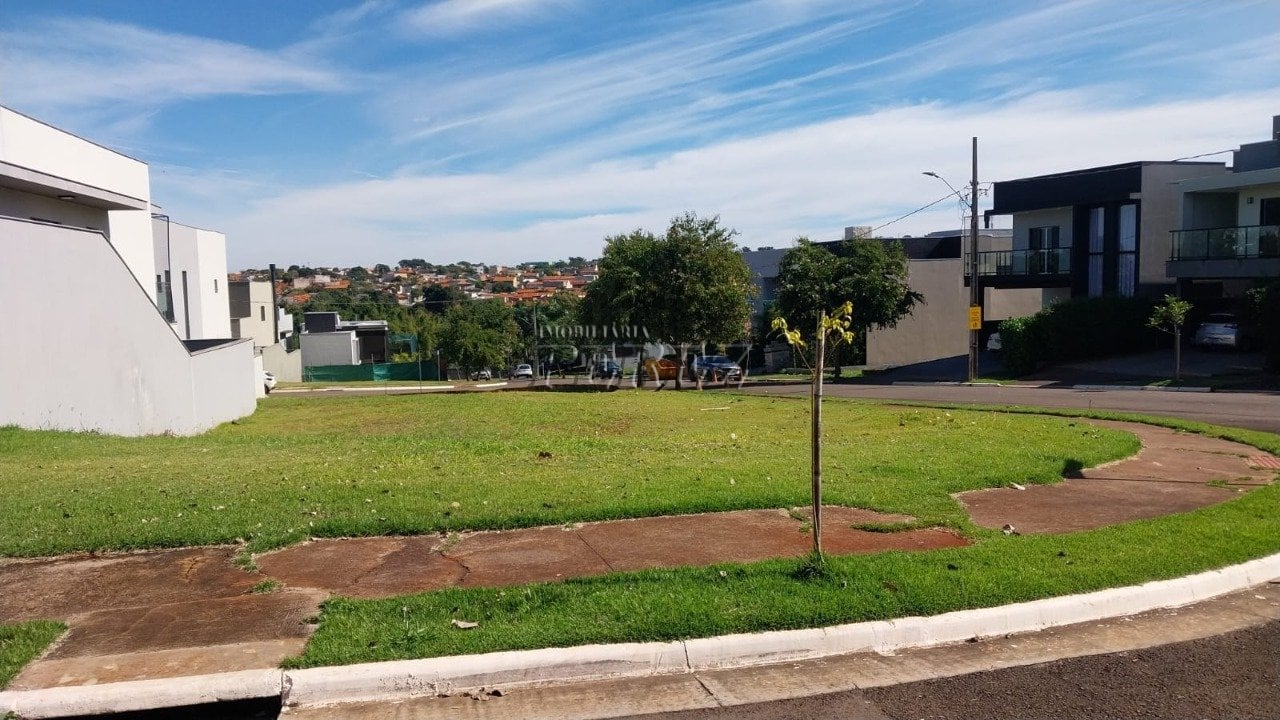 Terreno à venda no Parque Tauá Aranguá em Londrina
