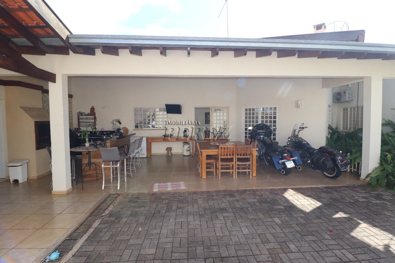 Casa à venda no Aeroporto, região leste de Londrina