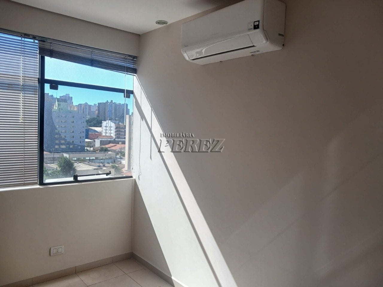 Salas comerciais à venda no Edifício Costa Verde na Av. Higienópolis - Centro de Londrina