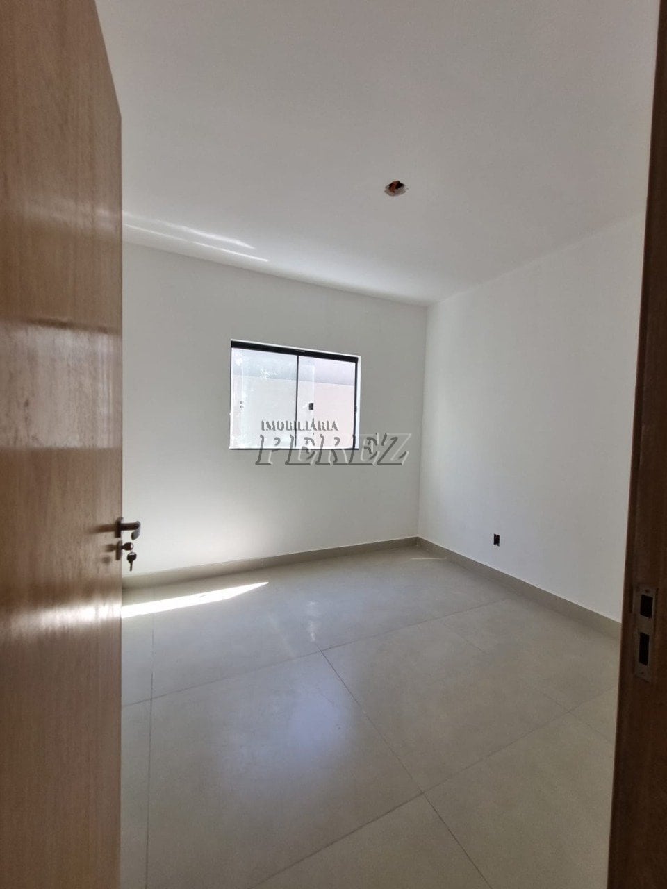 Casa à venda no Jardim Colúmbia, região oeste de Londrina