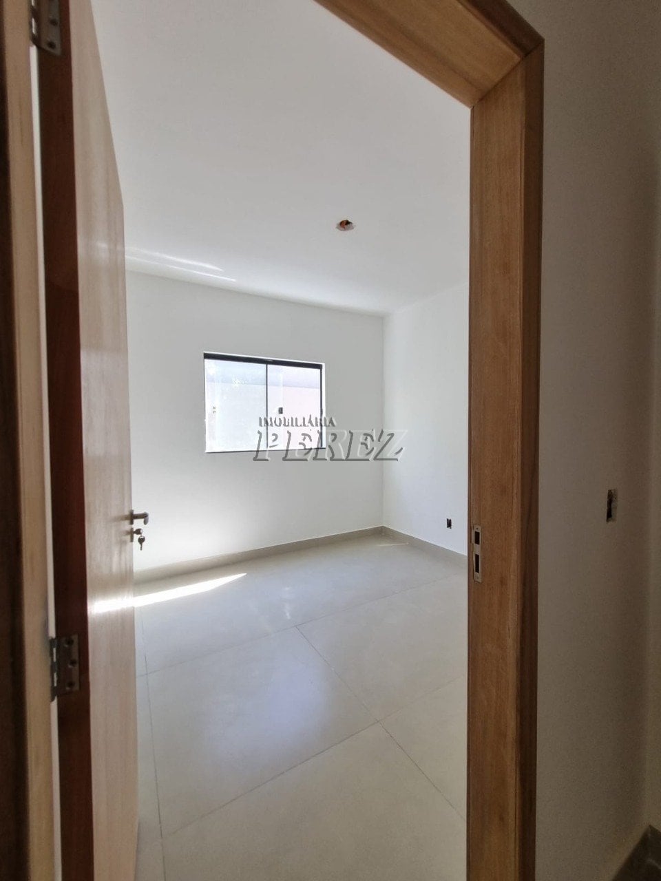 Casa à venda no Jardim Colúmbia, região oeste de Londrina