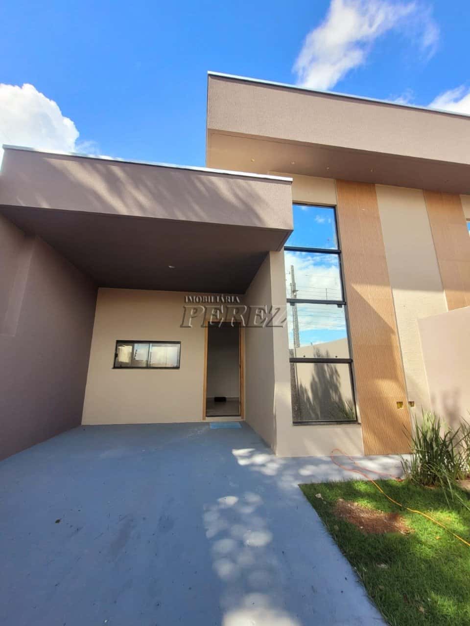 Casa à venda no Jardim Colúmbia, região oeste de Londrina — foto principal