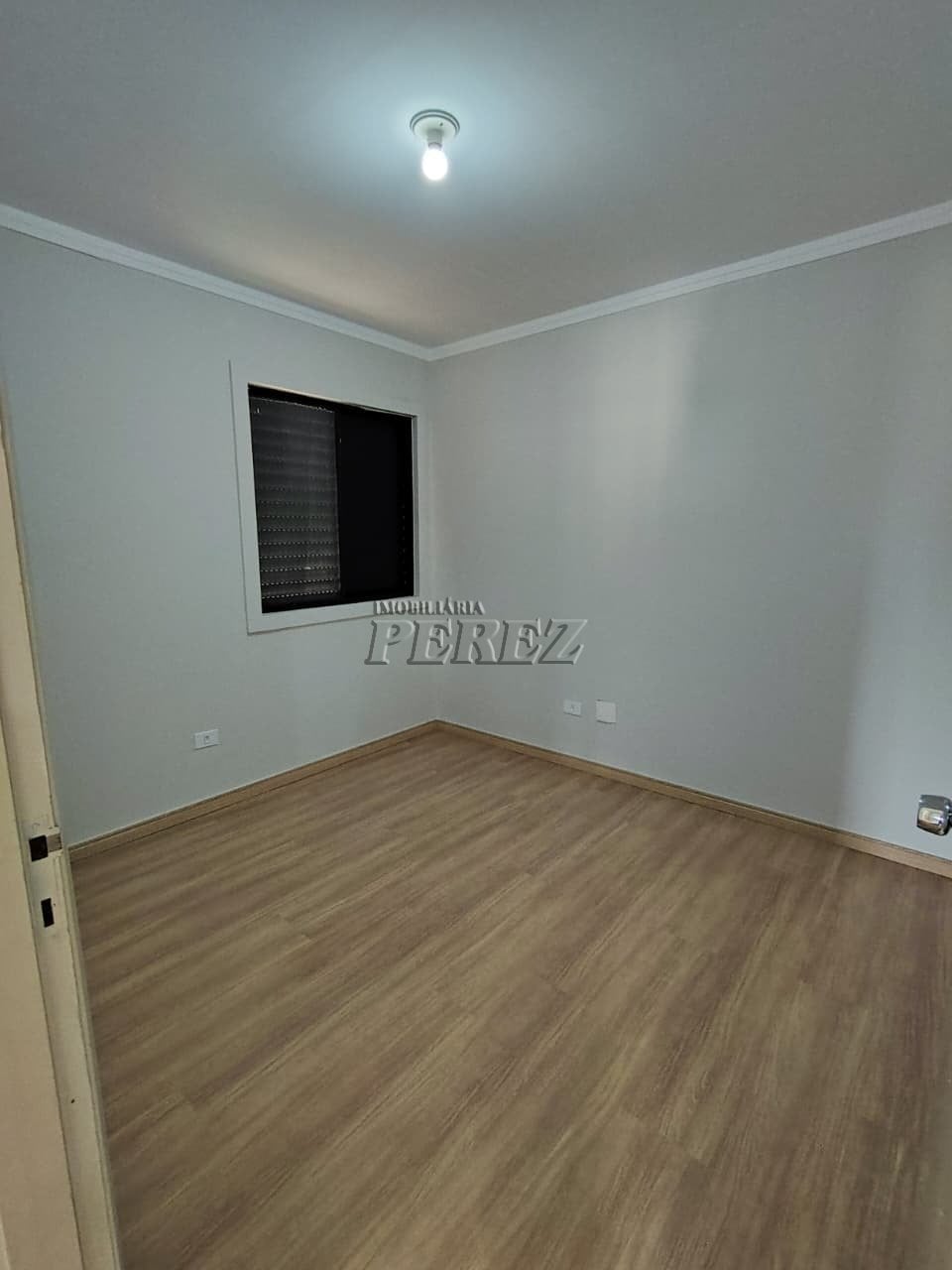 Apartamento à venda na região central de Londrina - Condomínio Regina Izabel