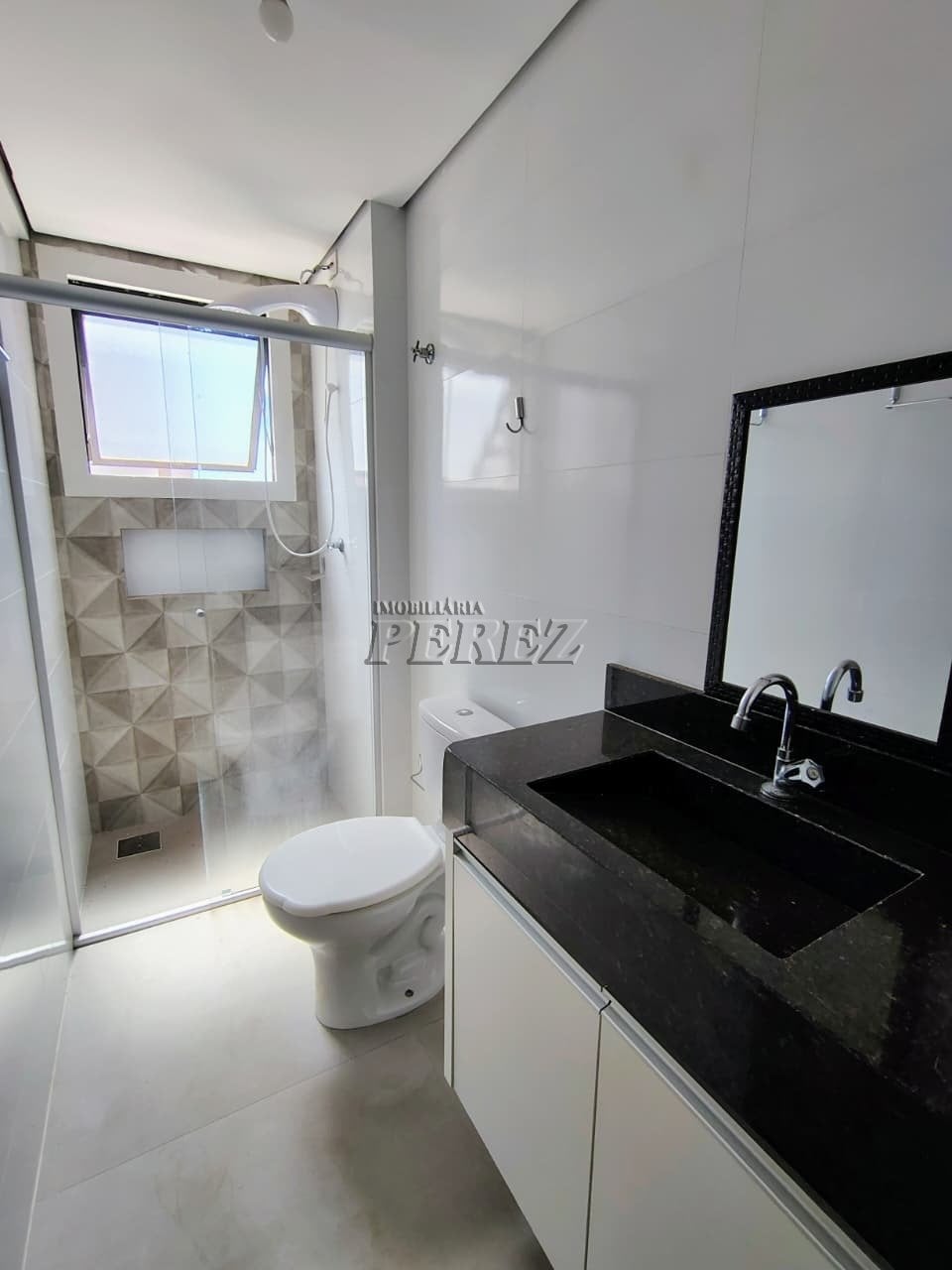 Apartamento à venda na região central de Londrina - Condomínio Regina Izabel