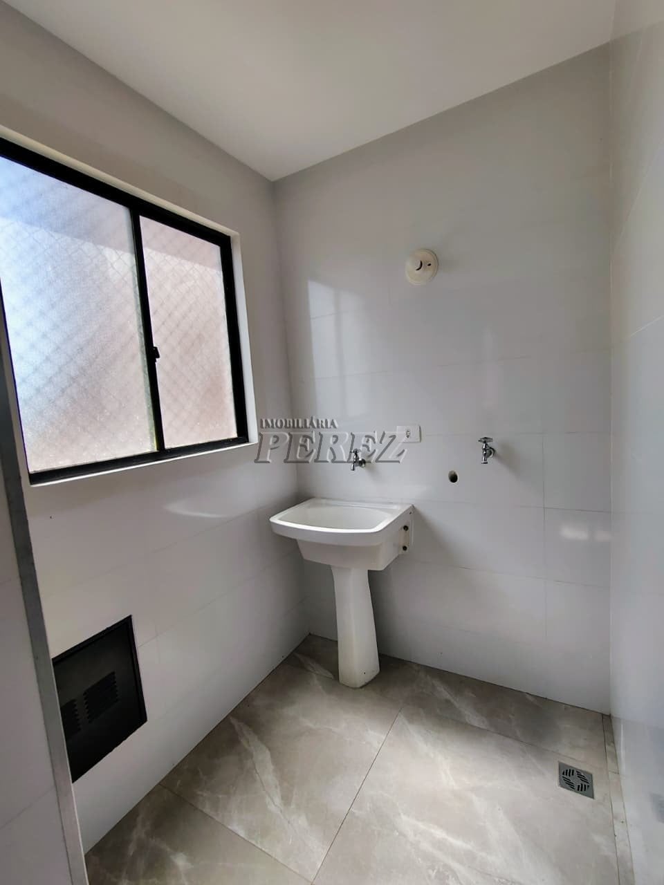 Apartamento à venda na região central de Londrina - Condomínio Regina Izabel