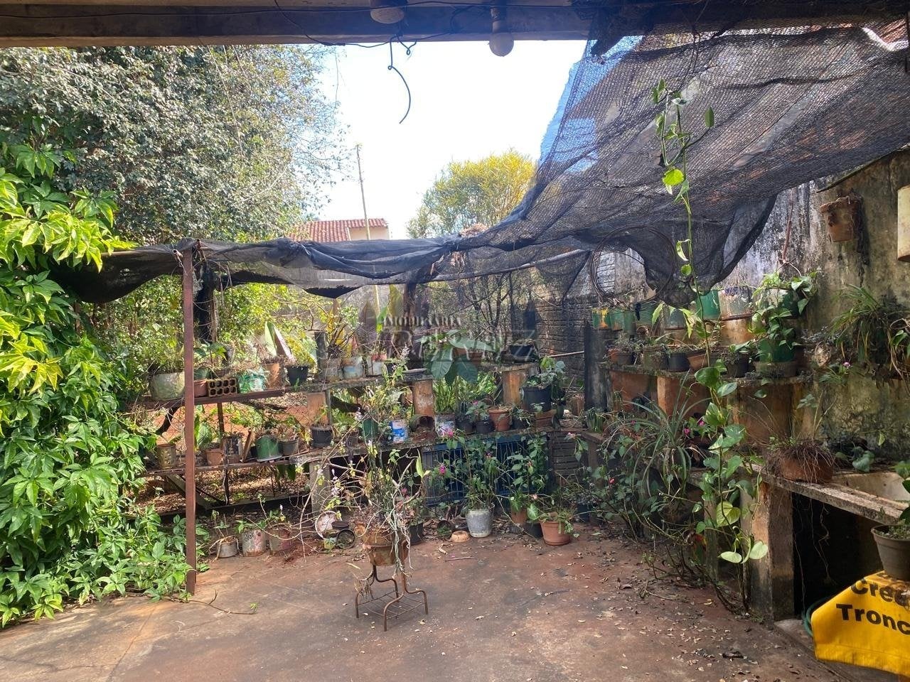 Terreno à venda no Jardim Bandeirantes, região oeste de Londrina