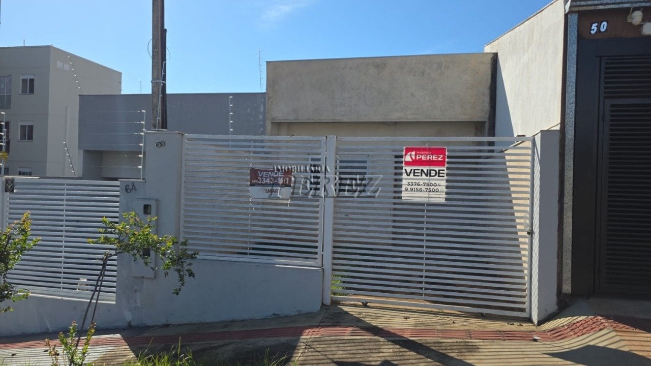 Casa à venda no Conjunto Habitacional José Garcia Molina - Região norte de Londrina