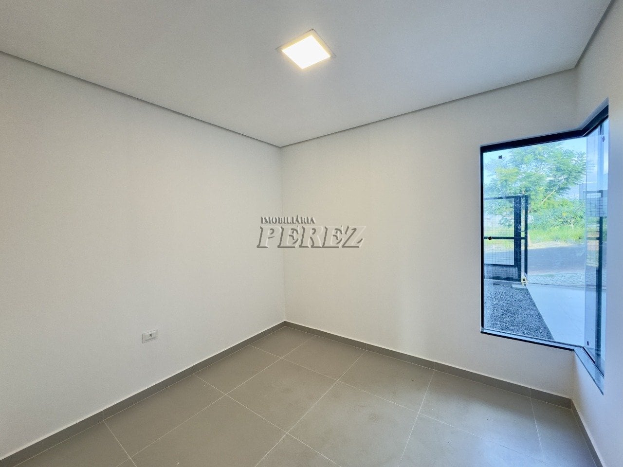 Casa à venda na Gleba Esperança, região oeste de Londrina