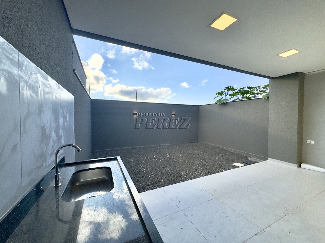 Casa à venda na Gleba Esperança, região oeste de Londrina