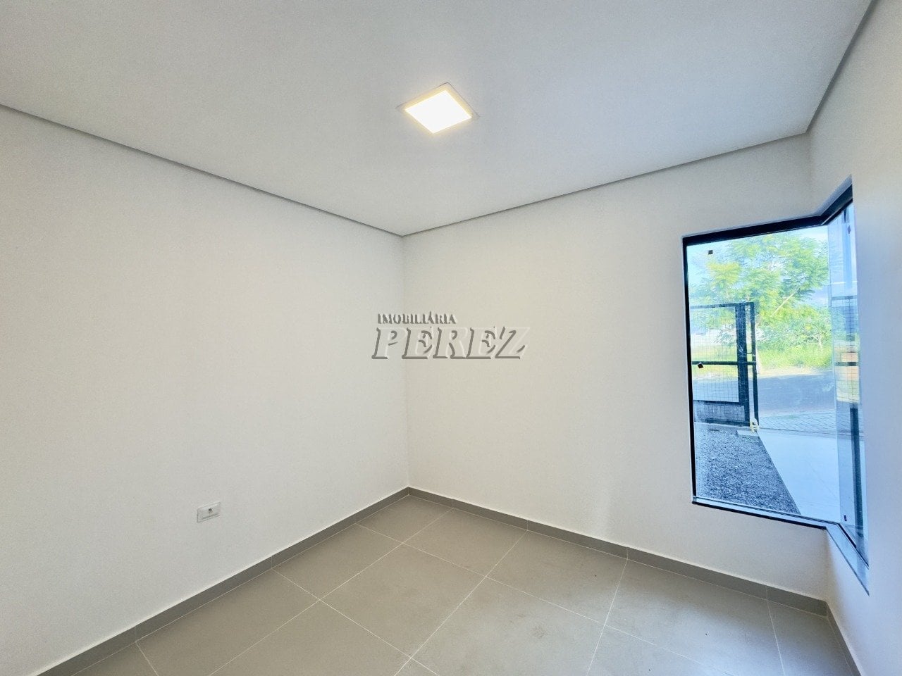 Casa à venda na Gleba Esperança, região oeste de Londrina