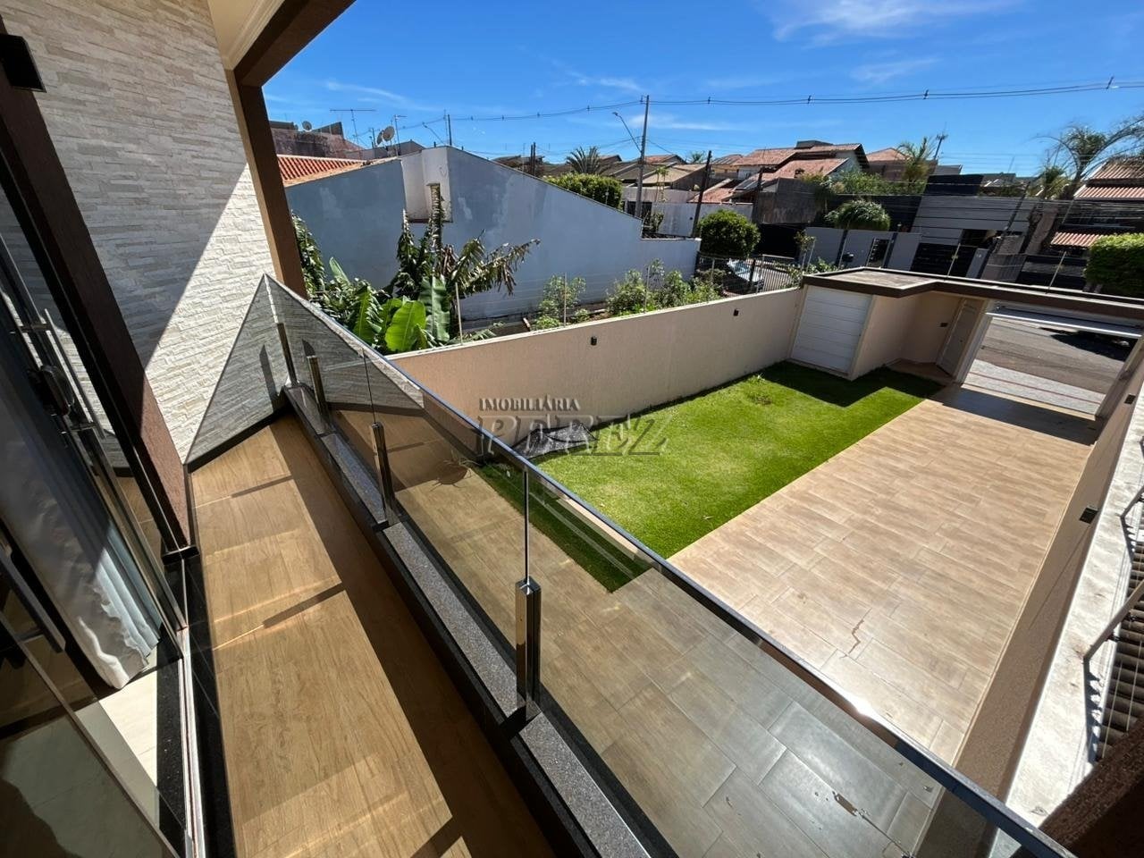 Sobrado à venda no Jardim Colúmbia, região oeste de Londrina