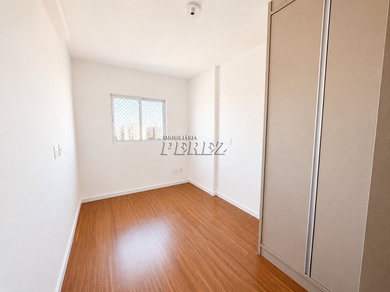 Amplo apartamento de 2 quartos no Edifício Morada Shangri-La em Londrina
