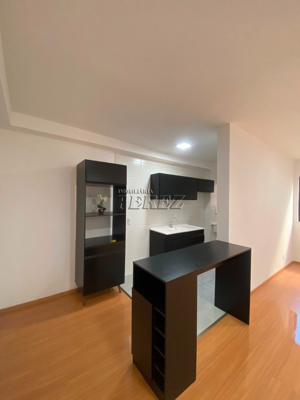Apartamento à venda no Residencial Évora na região norte de Londrina