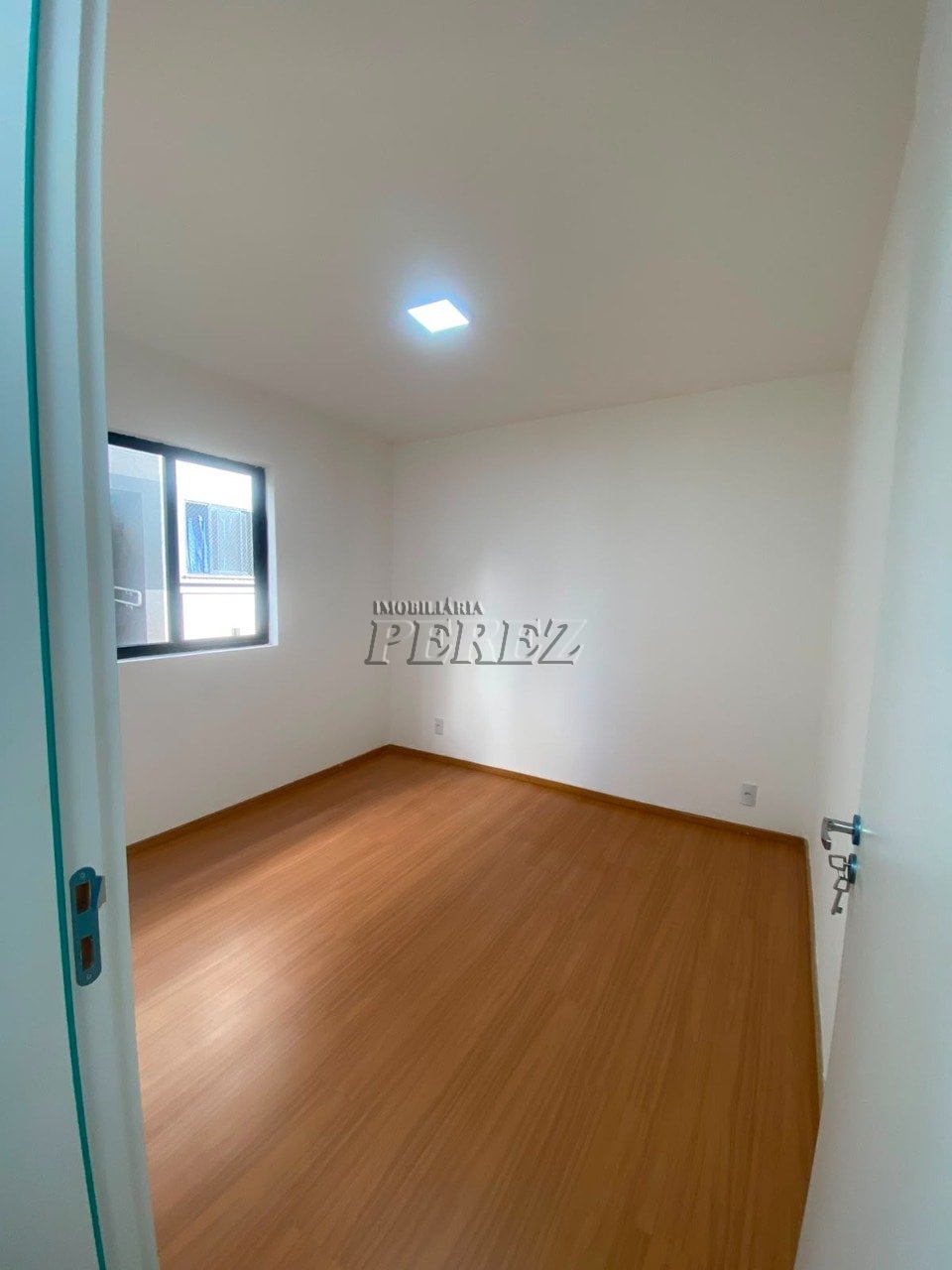 Apartamento à venda no Residencial Évora na região norte de Londrina