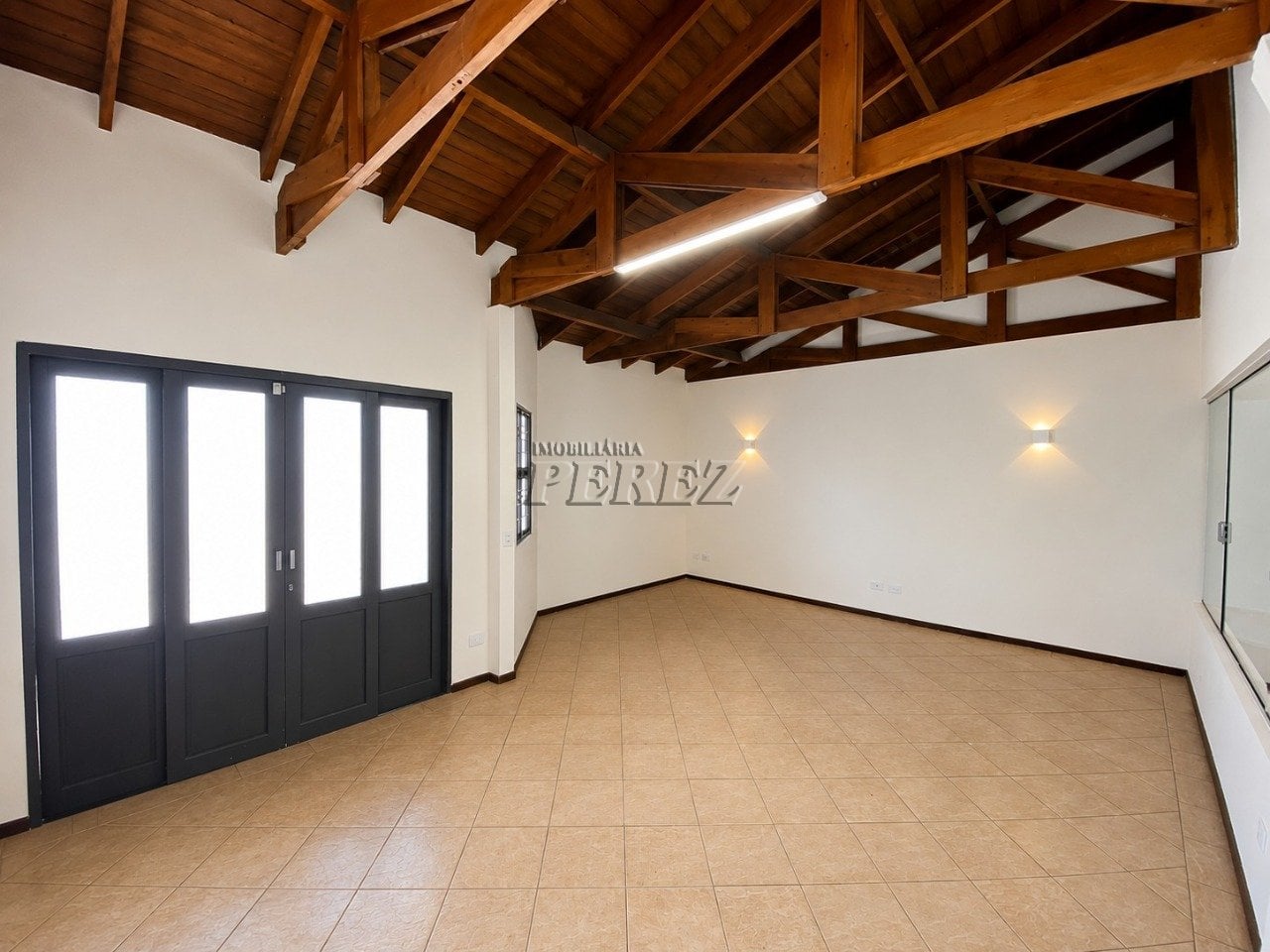 Casa à venda no Jardim Universitário, região oeste de Londrina