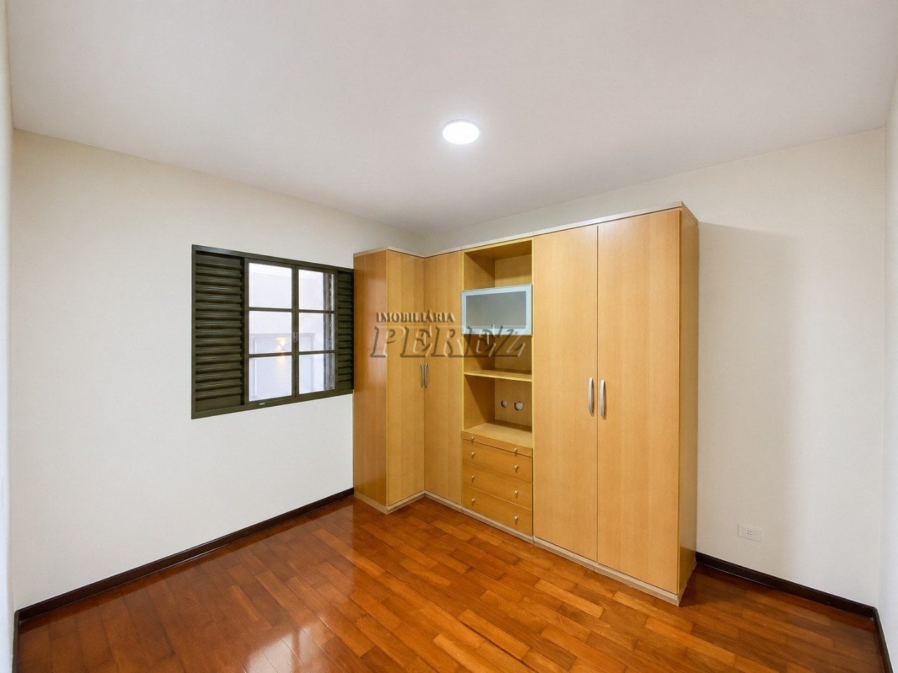 Casa à venda no Jardim Universitário, região oeste de Londrina