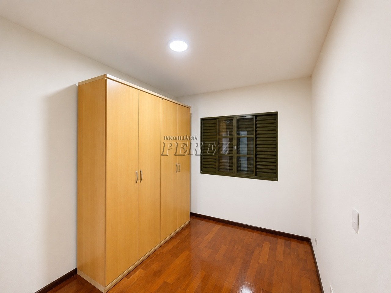 Casa à venda no Jardim Universitário, região oeste de Londrina