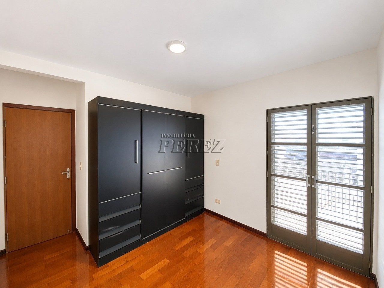 Casa à venda no Jardim Universitário, região oeste de Londrina