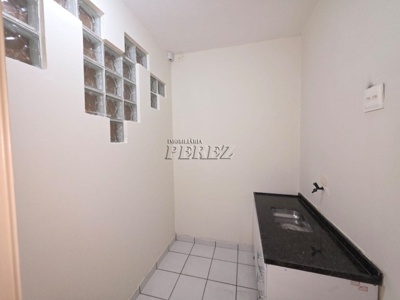 Sala comercial para alugar no Edifício Meton, no Calçadão de Londrina