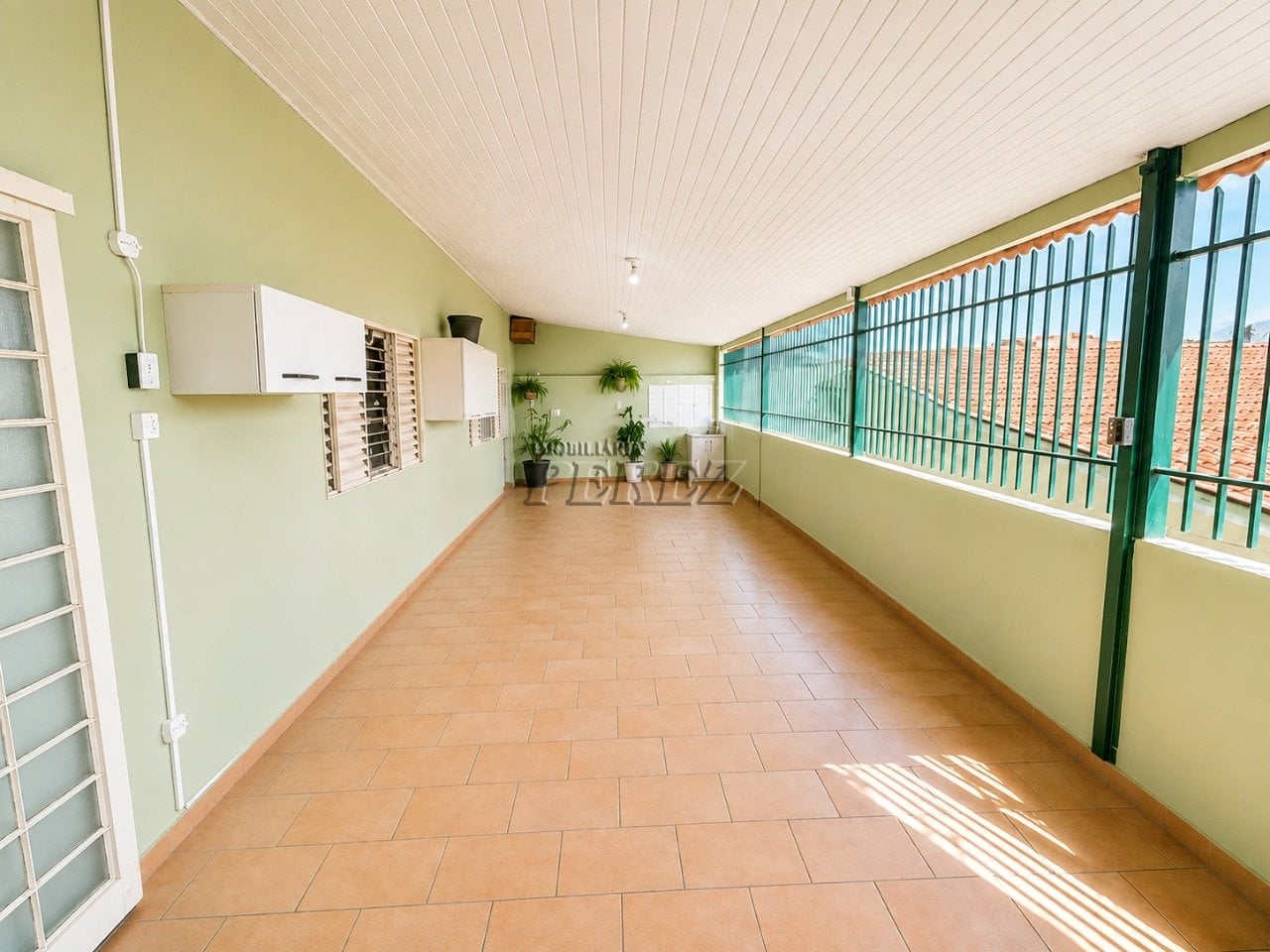 Casa para Locação com 3 Casas Independentes na Zona Leste de Londrina