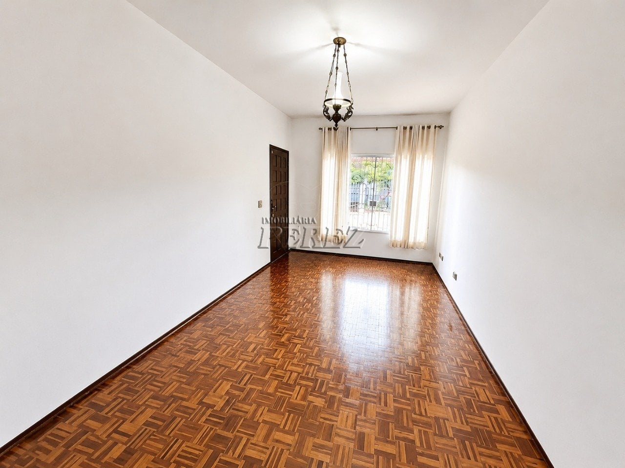 Casa para Locação com 3 Casas Independentes na Zona Leste de Londrina
