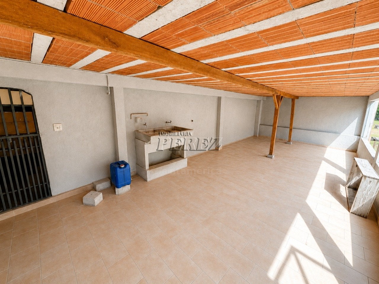 Casa para Locação com 3 Casas Independentes na Zona Leste de Londrina