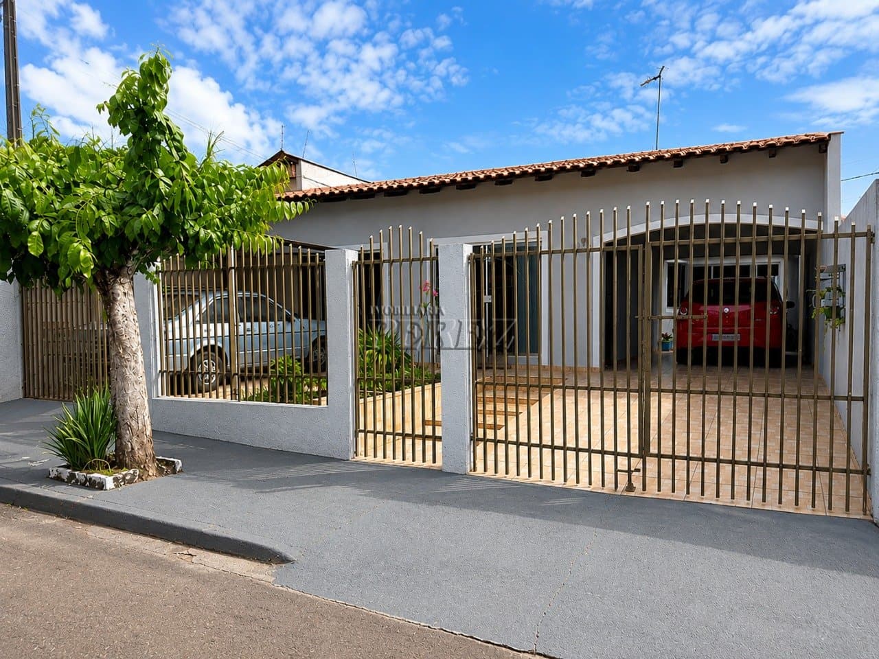 Casa para Locação com 3 Casas Independentes na Zona Leste de Londrina