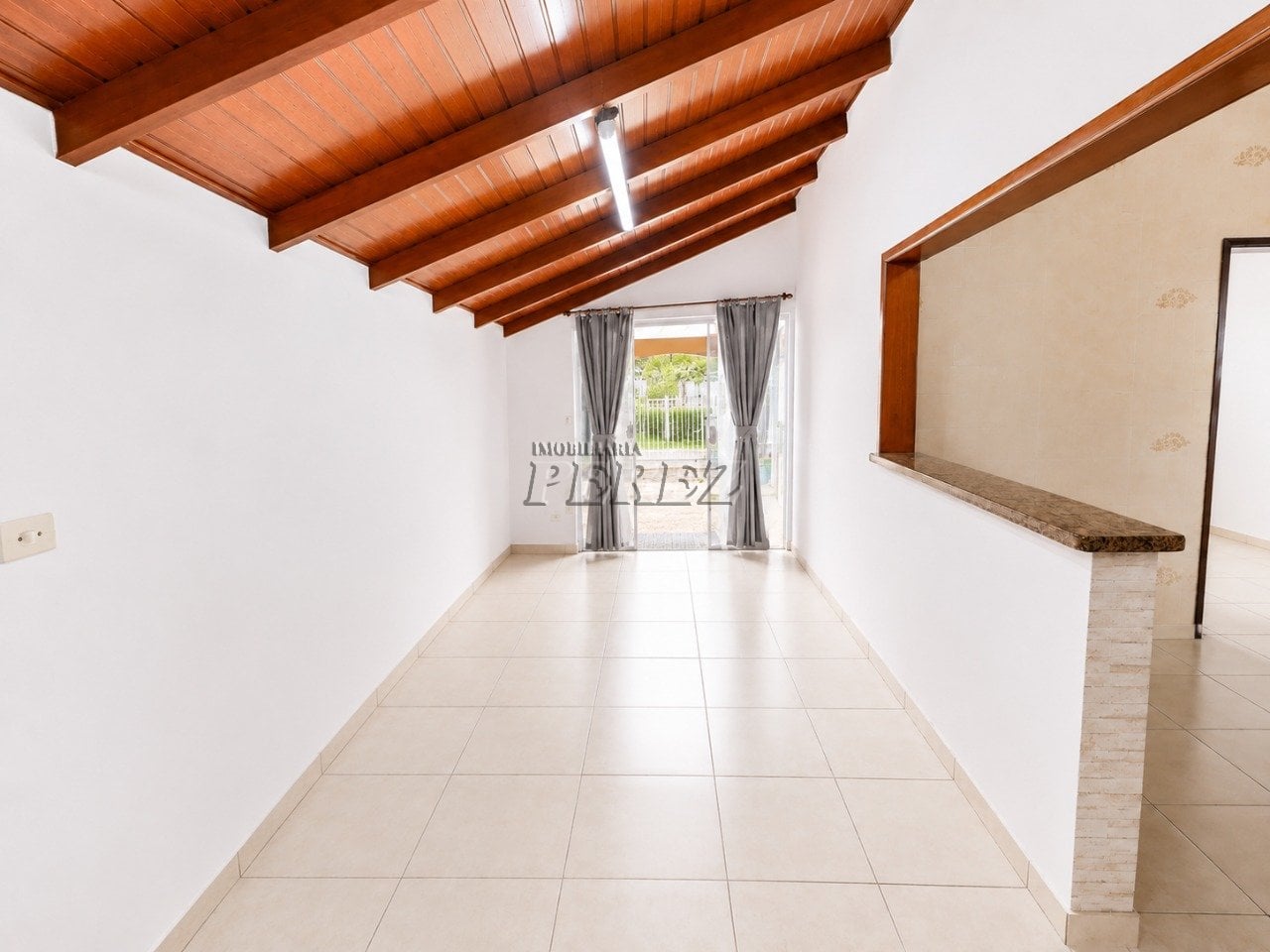 Casa para Locação com 3 Casas Independentes na Zona Leste de Londrina