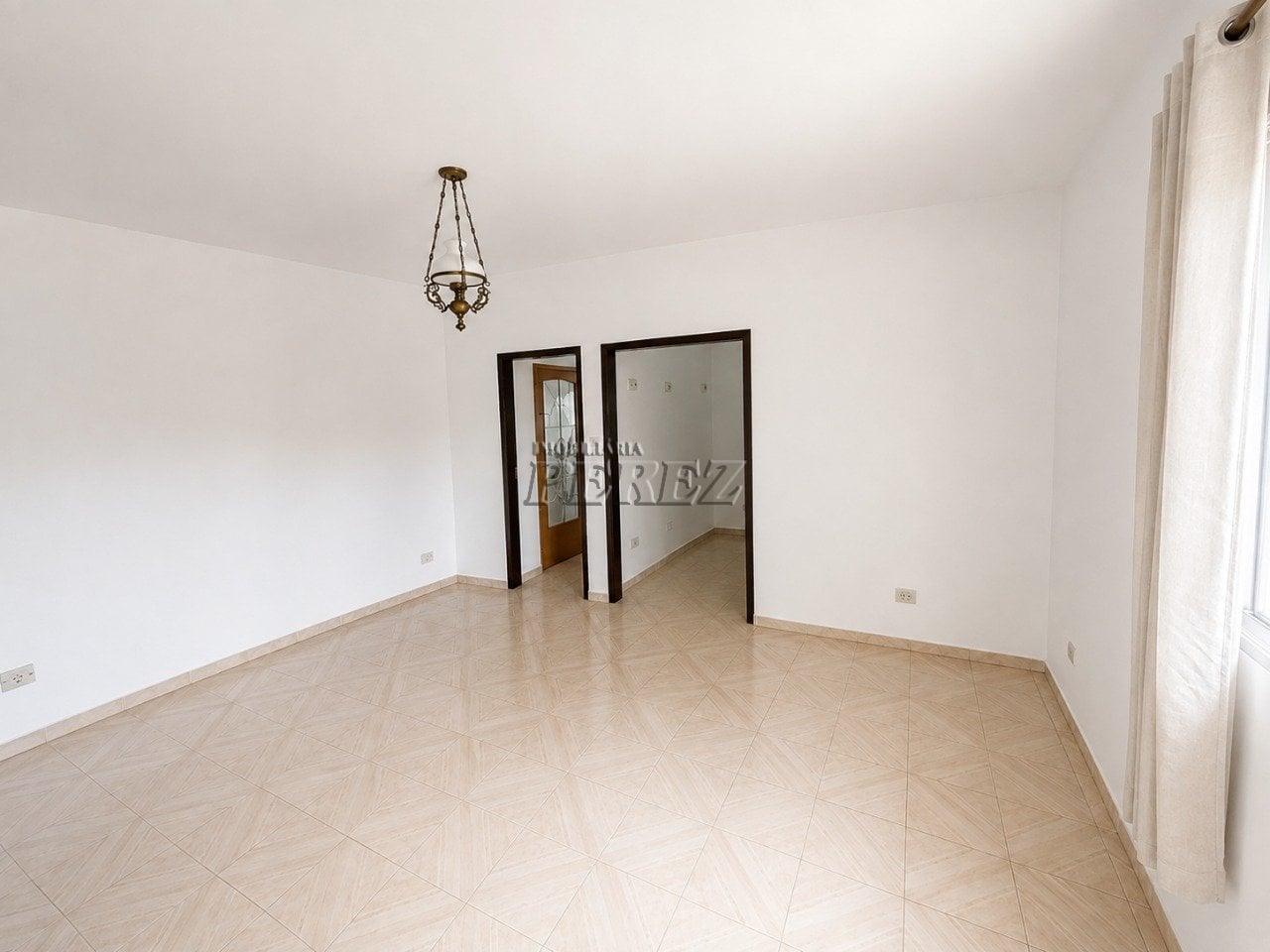 Casa para Locação com 3 Casas Independentes na Zona Leste de Londrina