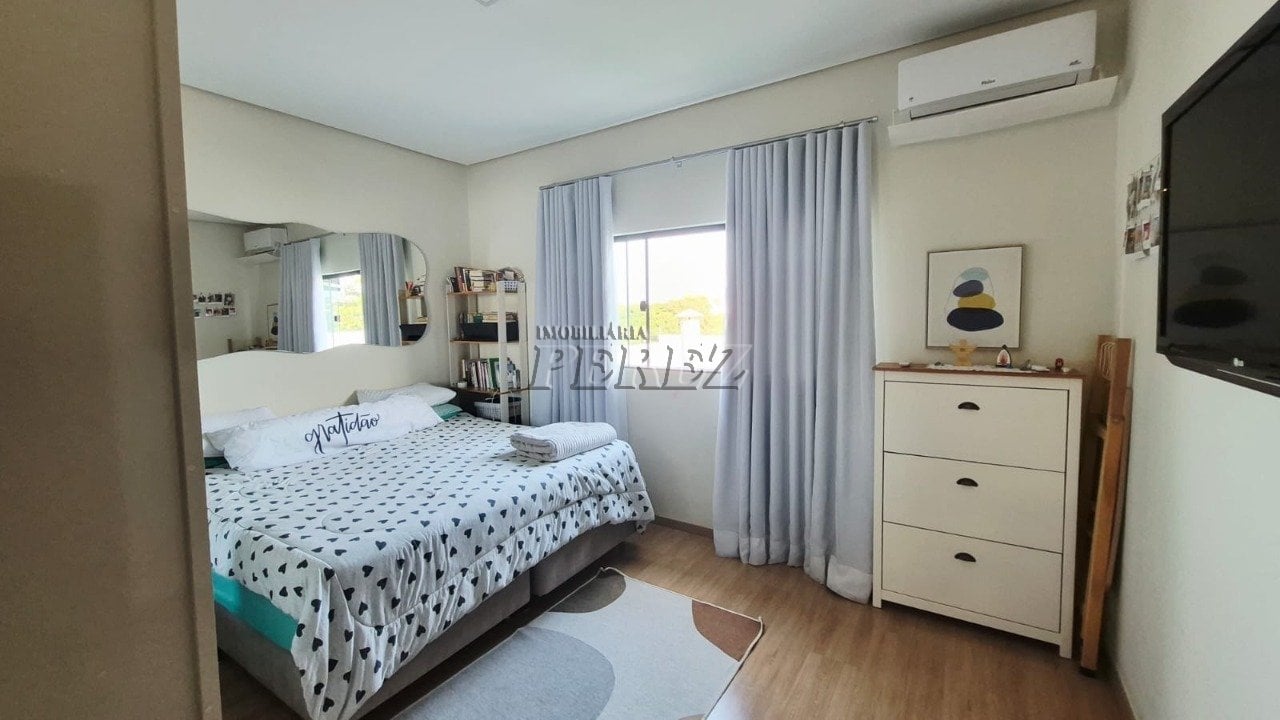 Casa à venda no Jardim Santa Mônica, região norte de Londrina