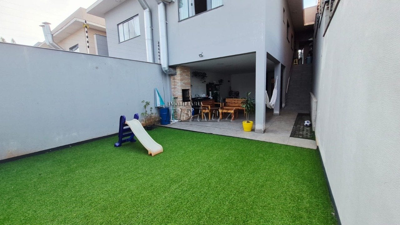 Casa à venda no Jardim Santa Mônica, região norte de Londrina