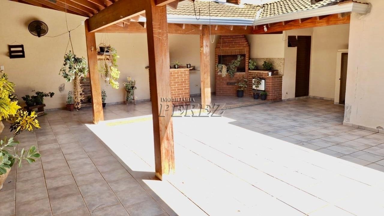 Casa à venda no Conjunto Habitacional Saltinho, região sul de Londrina