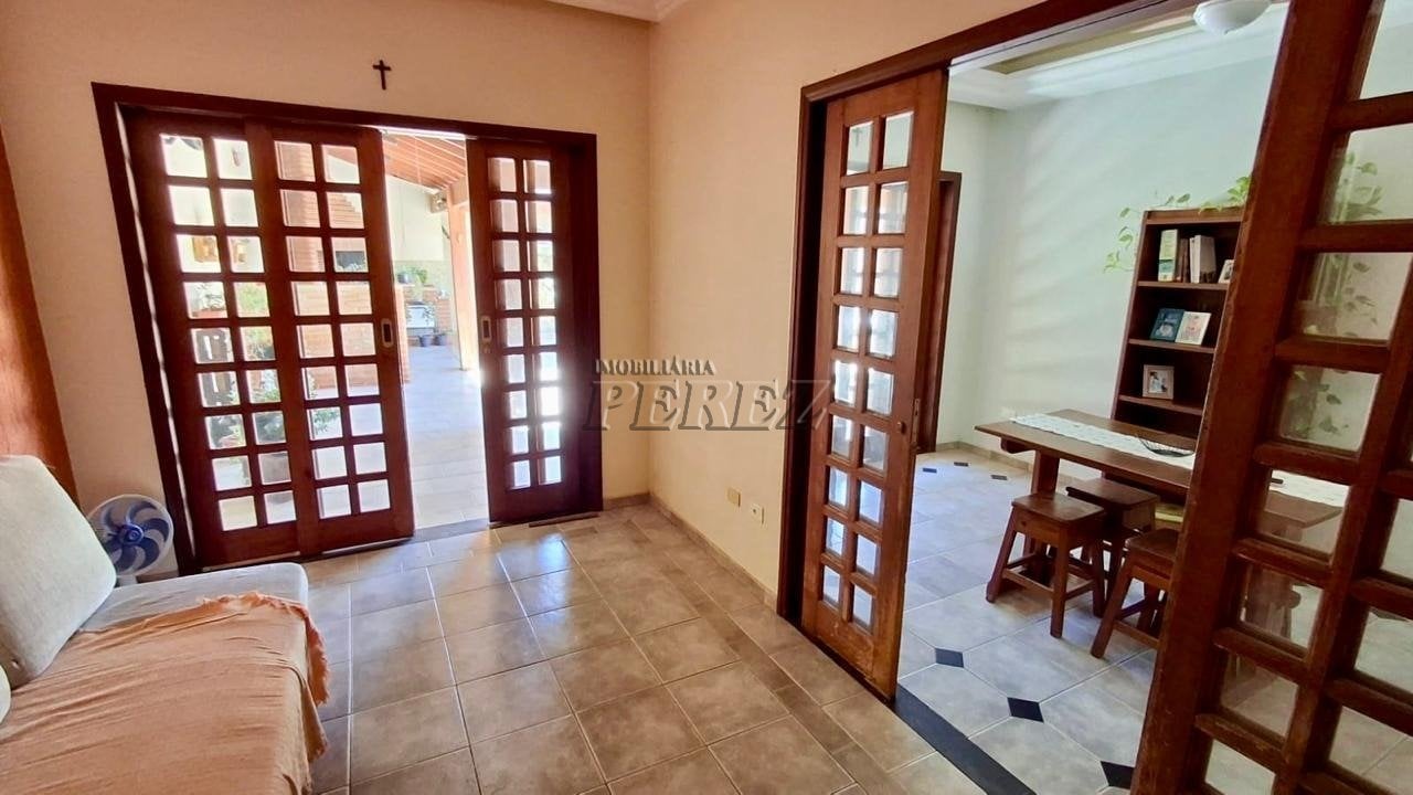 Casa à venda no Conjunto Habitacional Saltinho, região sul de Londrina