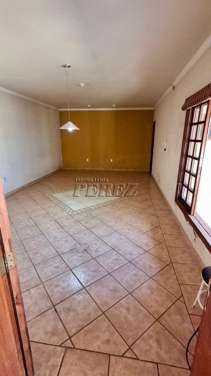 Casa à venda no Conjunto Habitacional Saltinho, região sul de Londrina