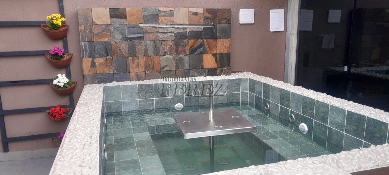 Casa à venda no Conjunto Habitacional Saltinho, região sul de Londrina