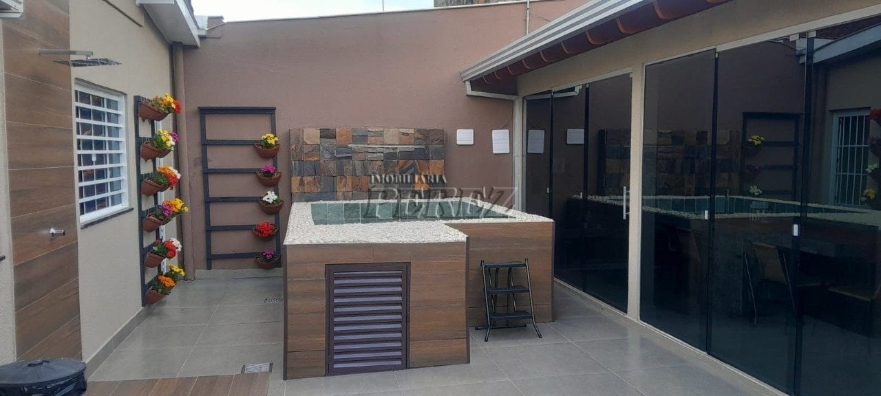 Casa à venda no Conjunto Habitacional Saltinho, região sul de Londrina