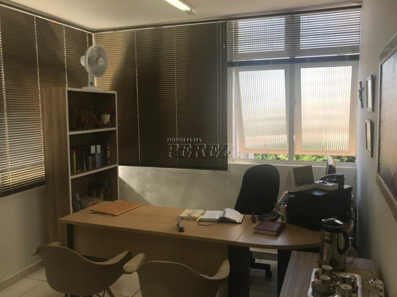 Sala comercial à venda no Centro Profissional na região central de Londrina