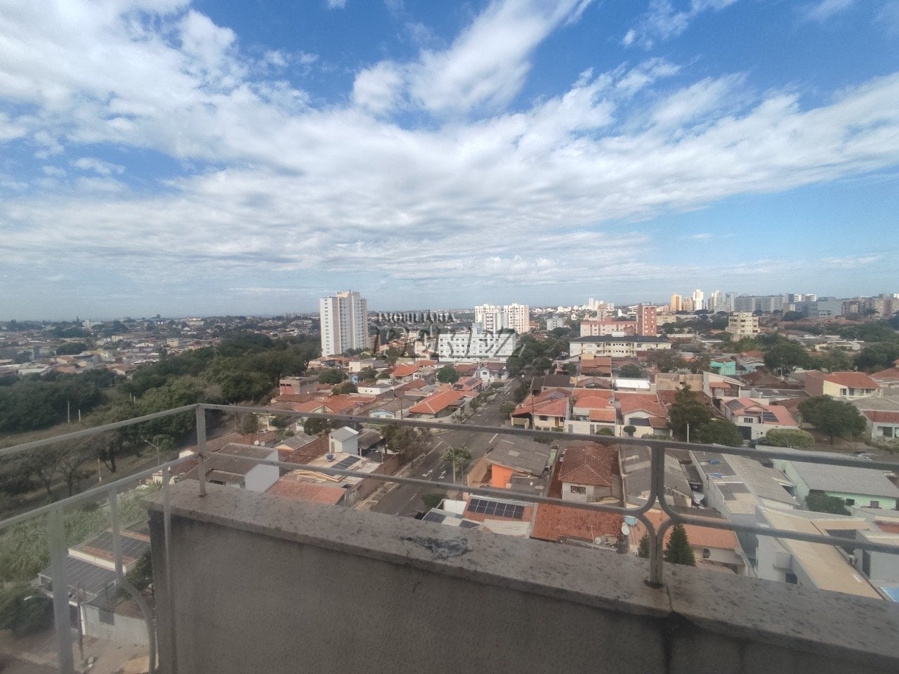 Apartamento à venda no Condomínio Jardim de Ester - Centro de Londrina