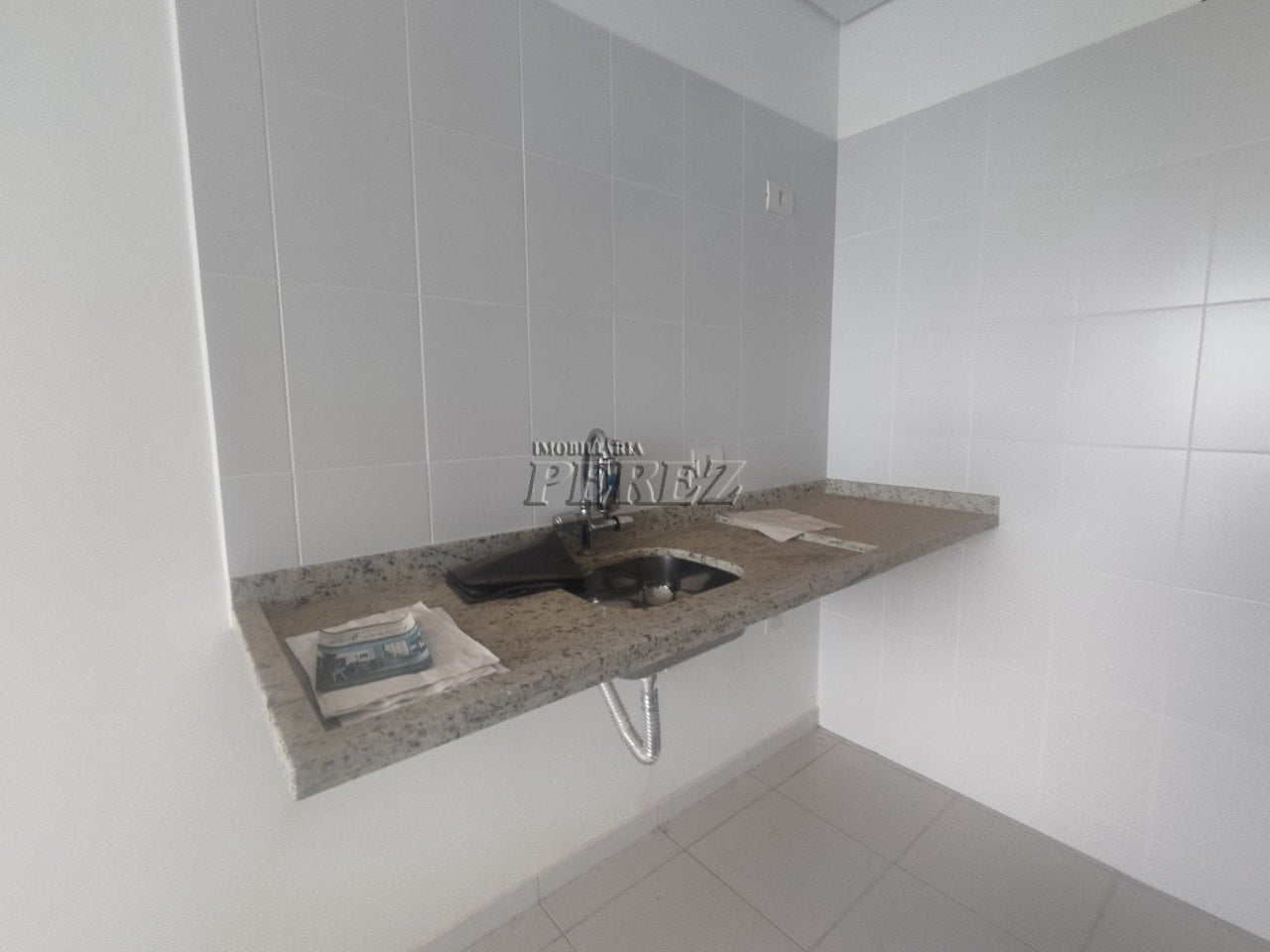 Apartamento à venda no Condomínio Jardim de Ester - Centro de Londrina