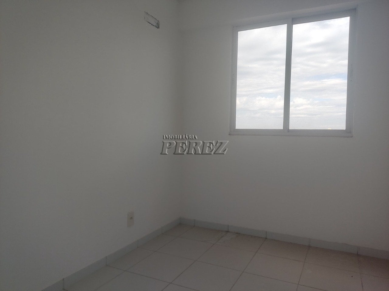 Apartamento à venda no Condomínio Jardim de Ester - Centro de Londrina