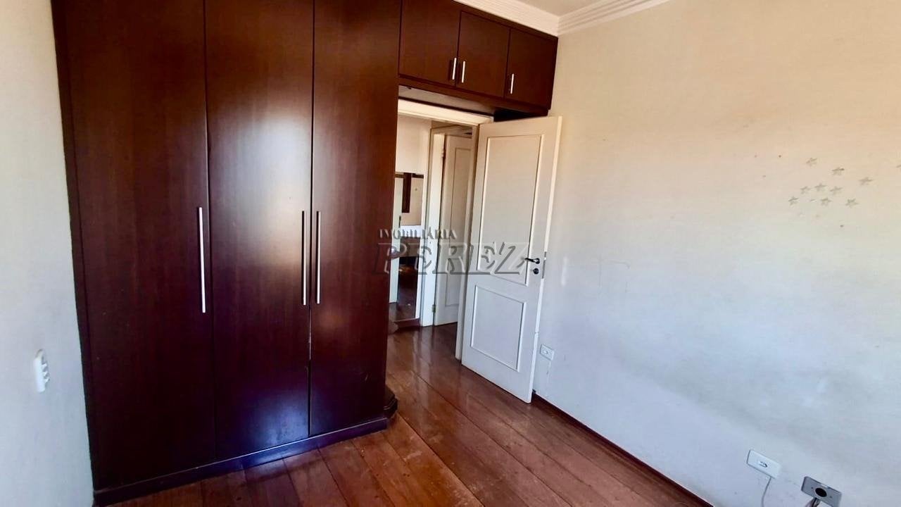 Casa e terreno à venda no Jardim Oriente, região oeste de Londrina