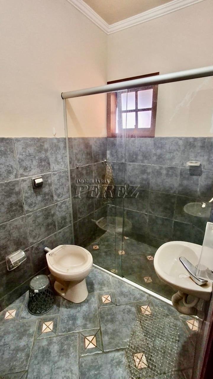 Casa e terreno à venda no Jardim Oriente, região oeste de Londrina
