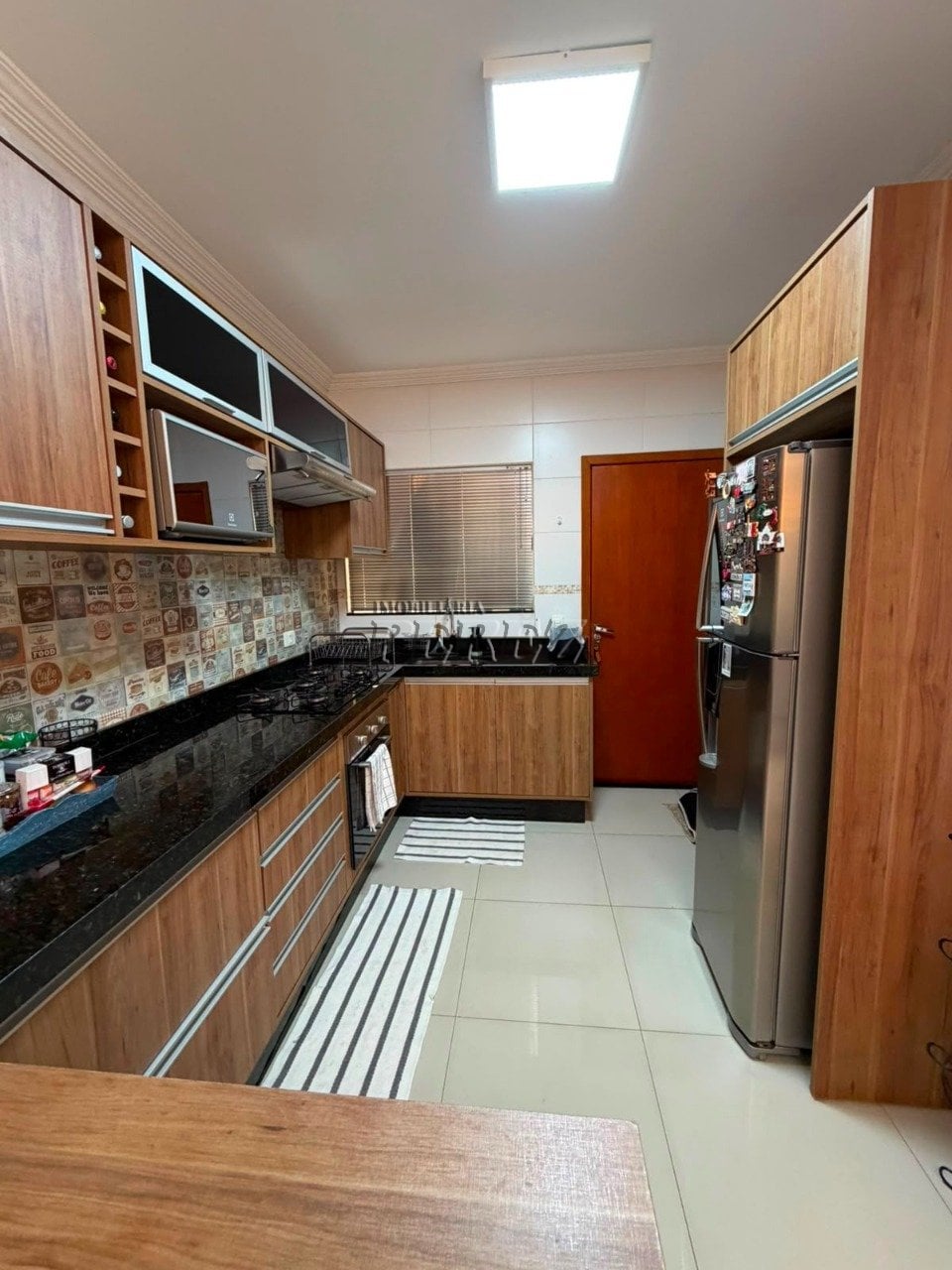 Casa à venda no Jardim Pérola, região leste de Londrina.