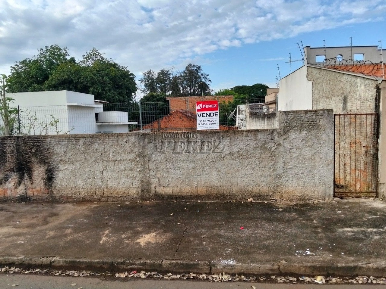 Terreno à venda na região leste de Londrina - Jardim Guararapes