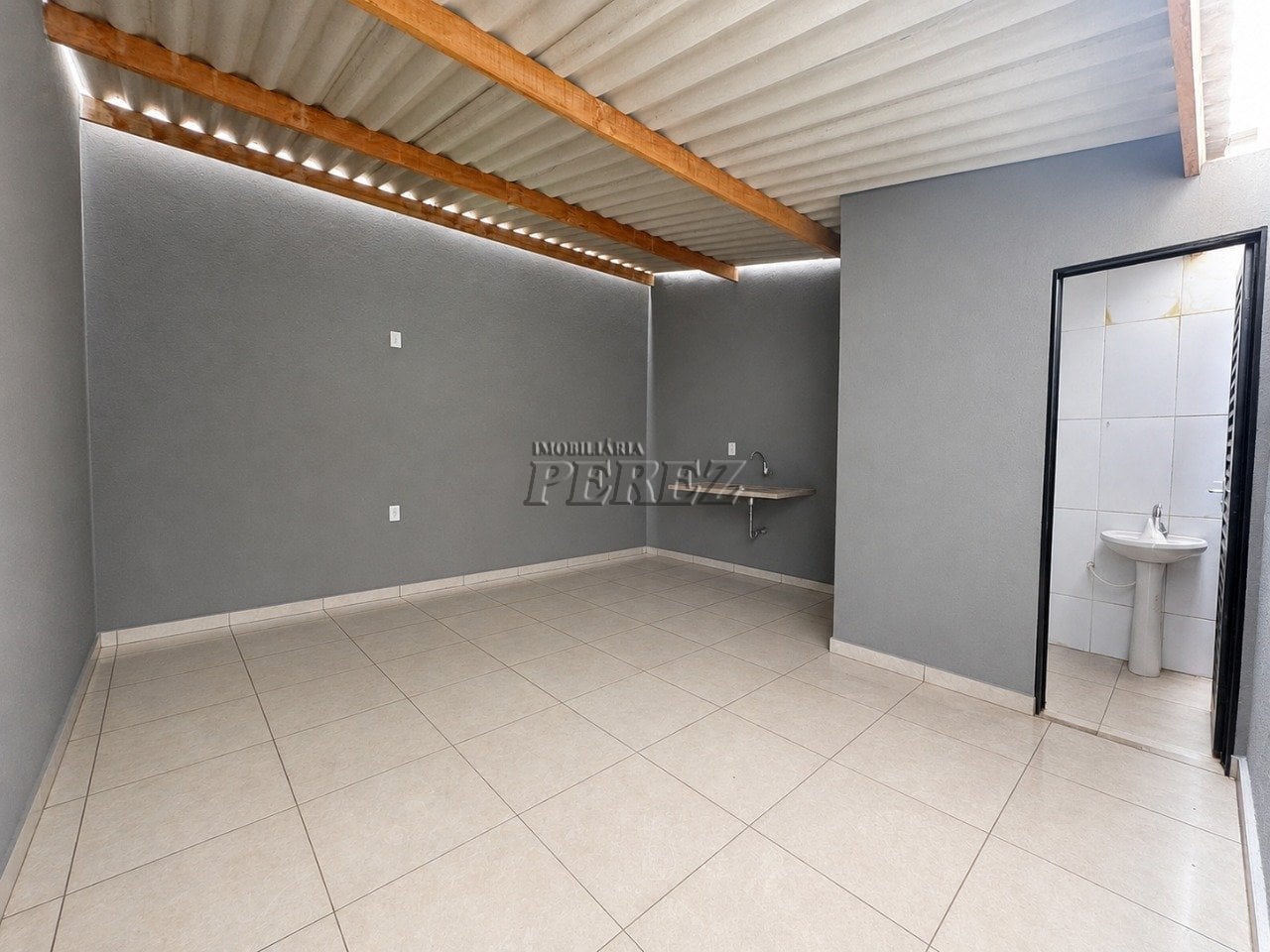 Casa à venda e locação no Jardim Montecatini, região leste de Londrina