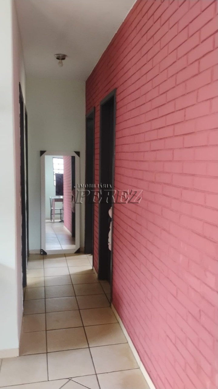Casa à venda no Jardim Guararapes, região leste de Londrina