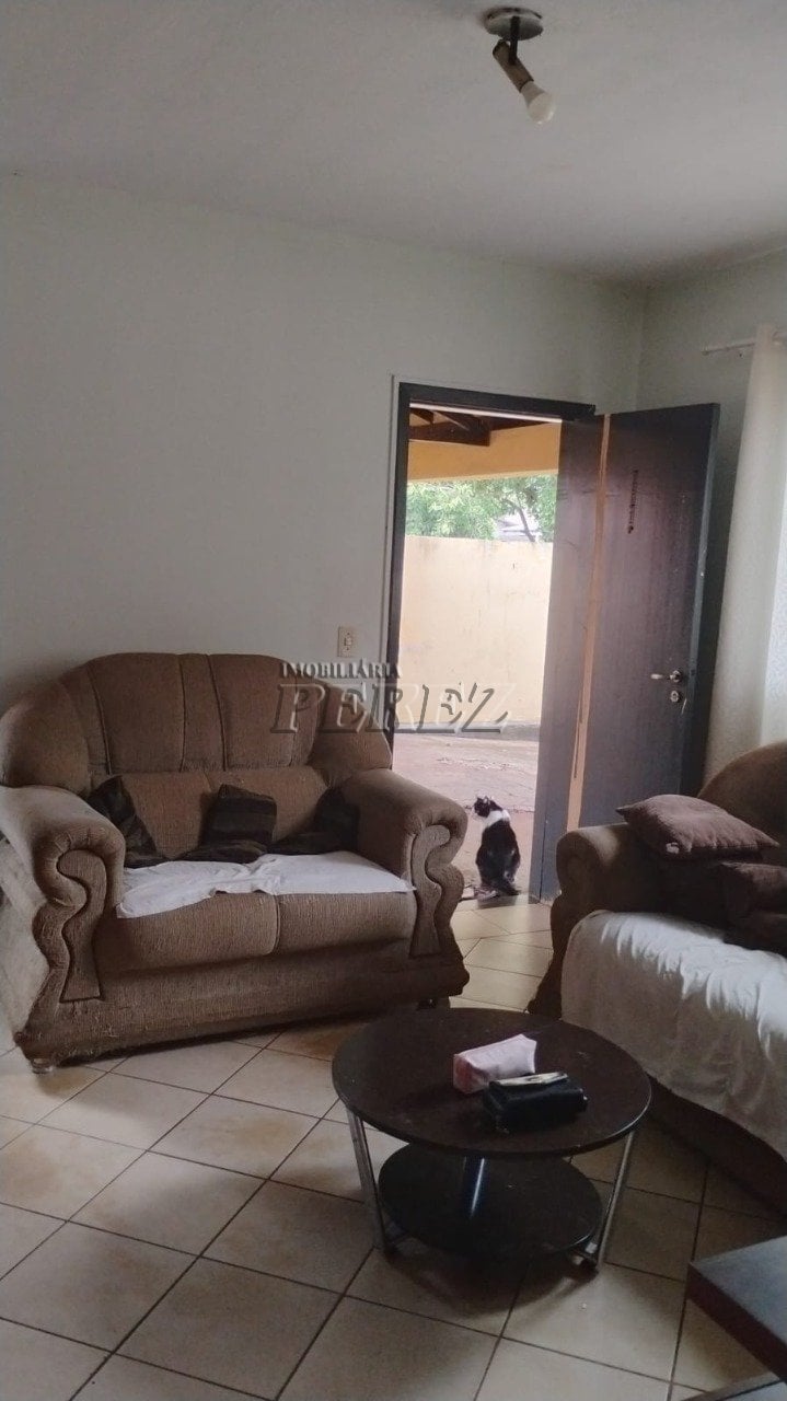 Casa à venda no Jardim Guararapes, região leste de Londrina