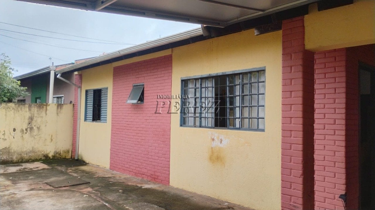 Casa à venda no Jardim Guararapes, região leste de Londrina