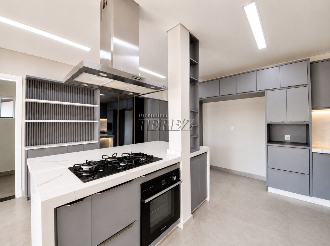 Casa para locação no Portal de Versalhes I